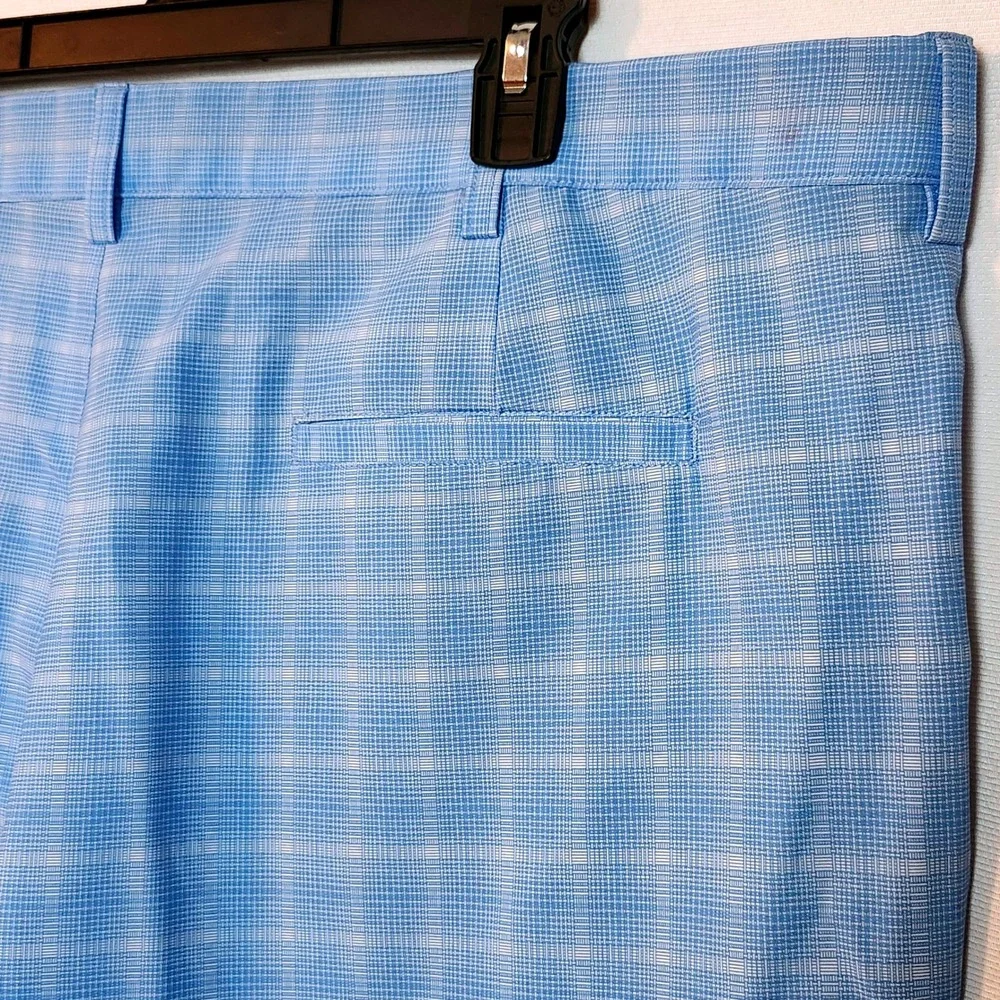 LOT OF 2 PGA TOUR LIGHTWEIGHT GOLF SHORTS MENS SIZE 42 BLUE PLAID‎